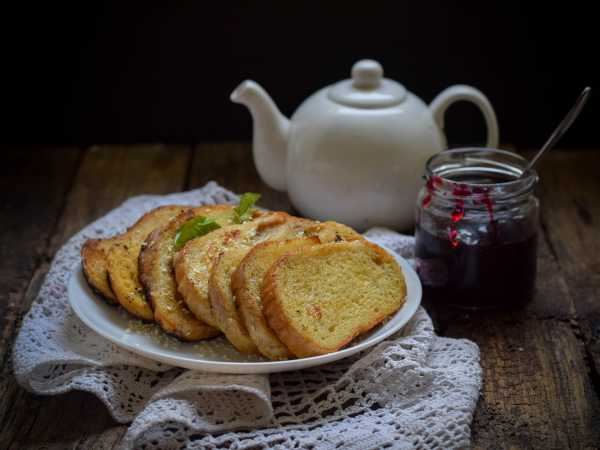 Бутерброды с манкой и луком