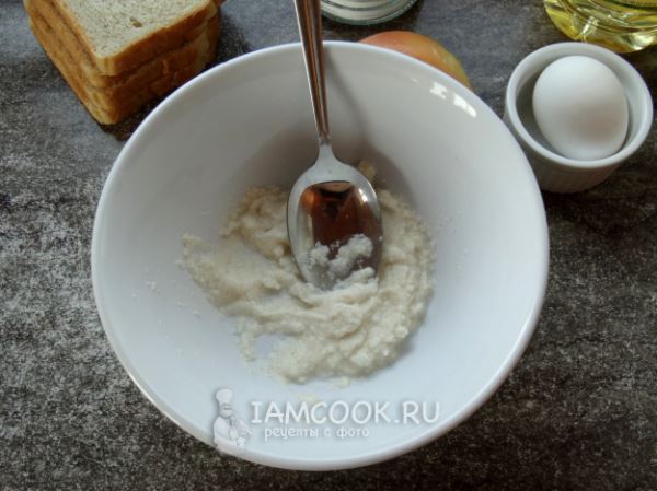 Бутерброды с манкой и луком