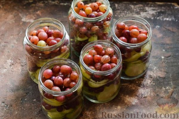 Кабачки, маринованные со сладким перцем, крыжовником и красной смородиной