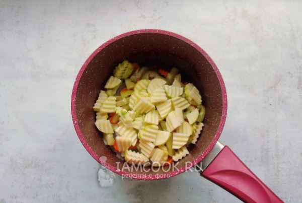 Салат на зиму с перловкой и овощами