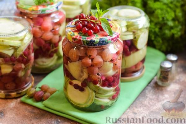 Кабачки, маринованные со сладким перцем, крыжовником и красной смородиной