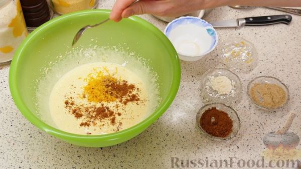 Пасхальный кулич с орехами, цукатами, цедрой и специями