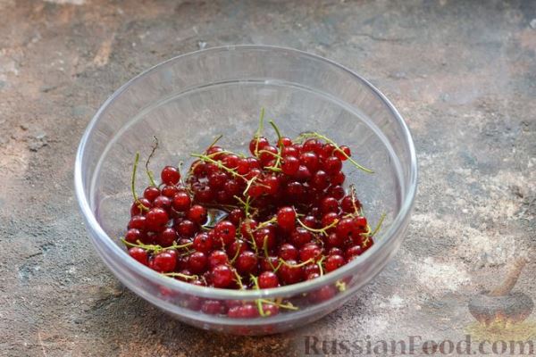 Кабачки, маринованные со сладким перцем, крыжовником и красной смородиной