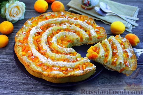 Пирог с джемом и абрикосами