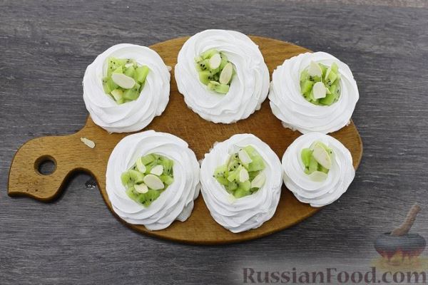 Меренги со сгущёнкой и киви