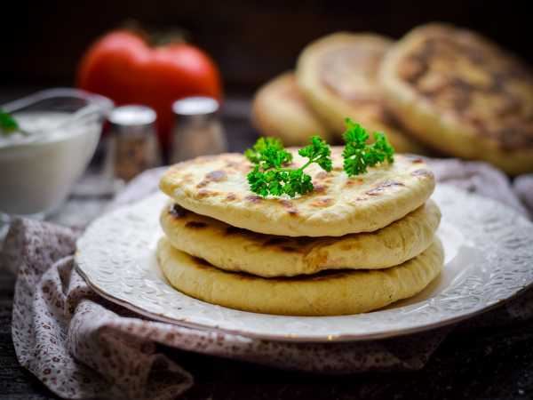 Чесночные лепешки на сковороде